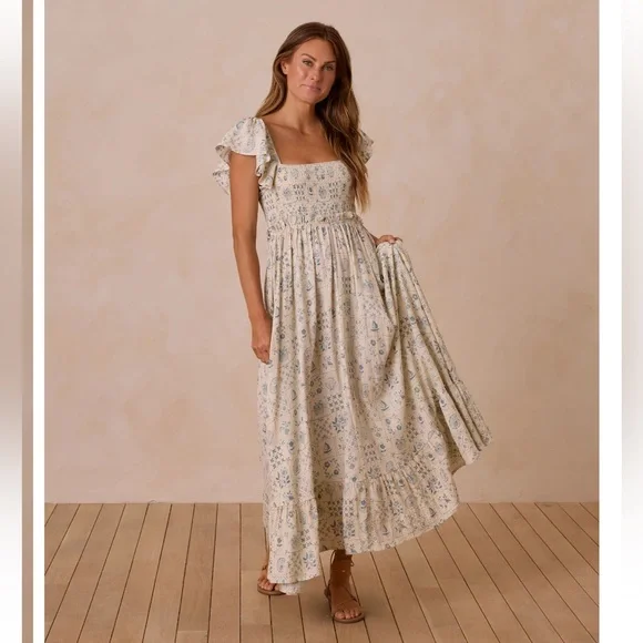 Rylee + Cru Cream Maxi Dress with Elegant Silhouette - Picture 2 of 5